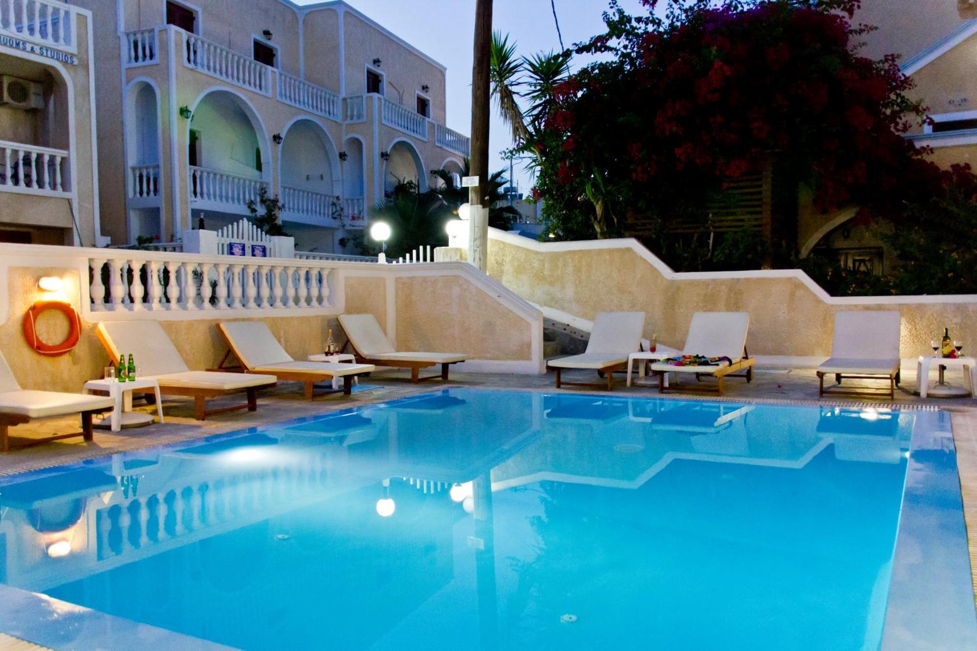 Aparthotel Marios Kamári