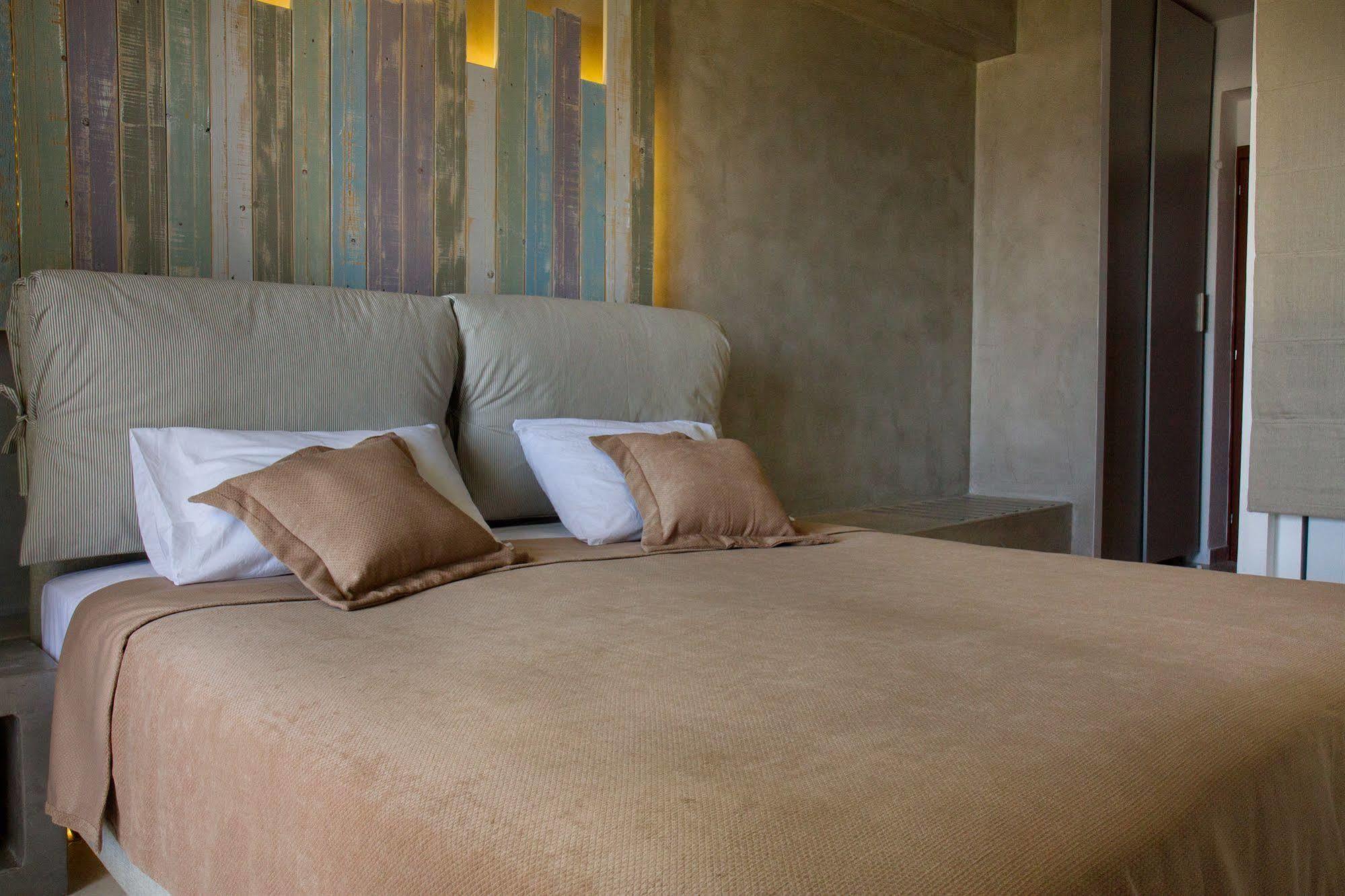 Marios Aparthotel Kamári