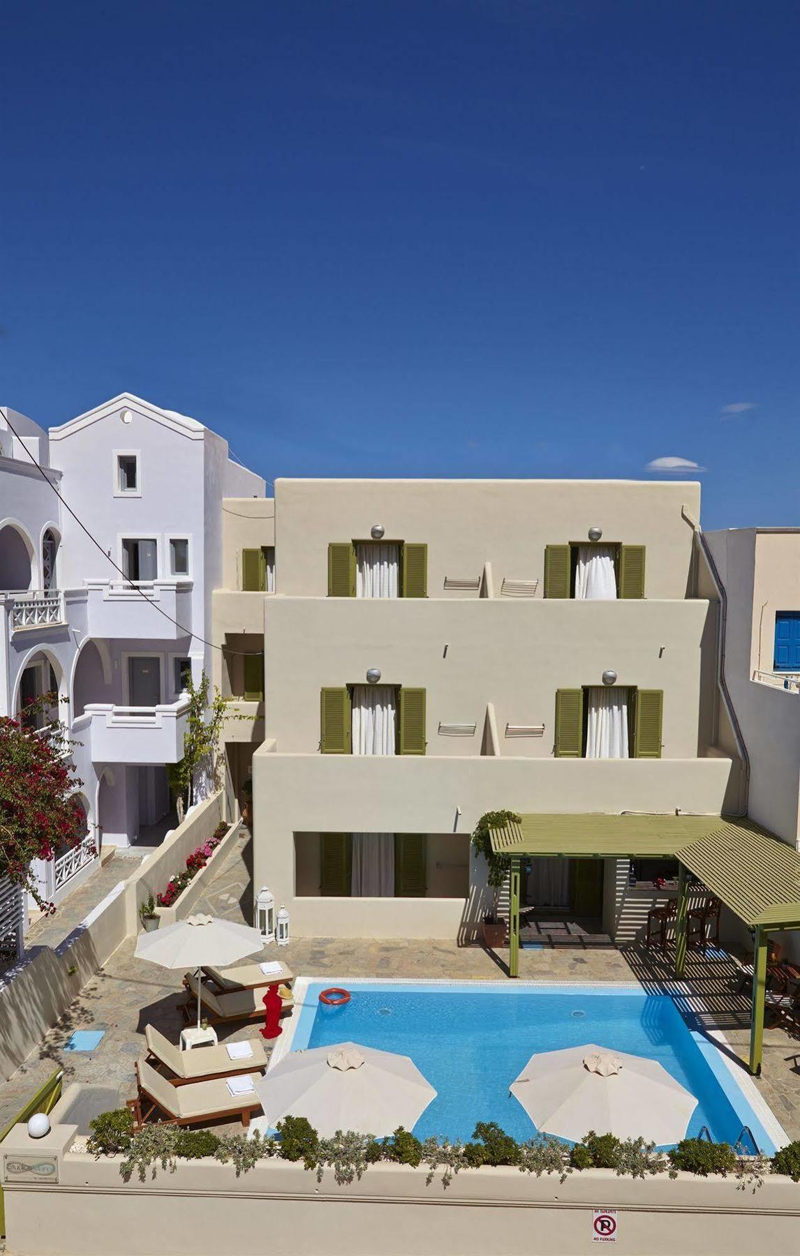 Marios Aparthotel Kamári
